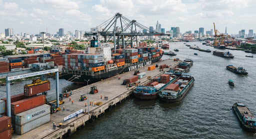 Giải bài toán logistics đường thủy: Vận chuyển container lạnh giảm áp lực chi phí...